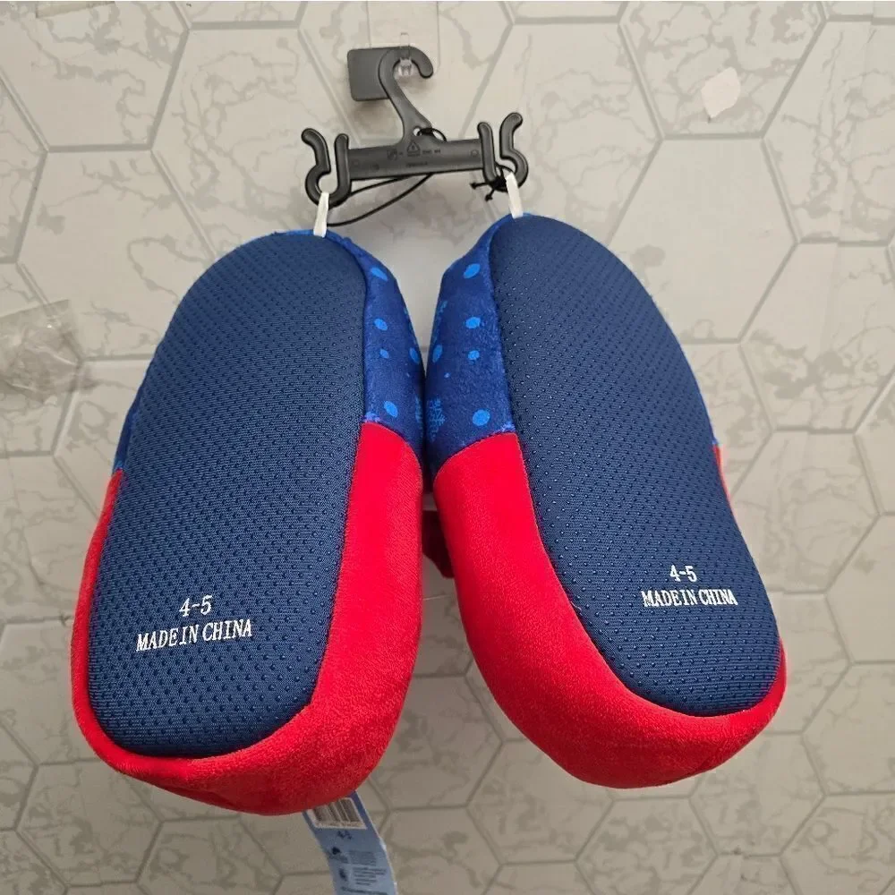 New The Elf on the Shelf Indoor Slip-on Slipper, Big Kid’s Dual Size 4-5